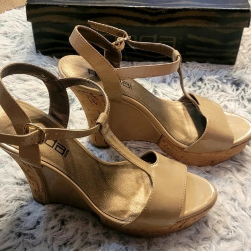 Moda Wan Almond High Heels Size 8M